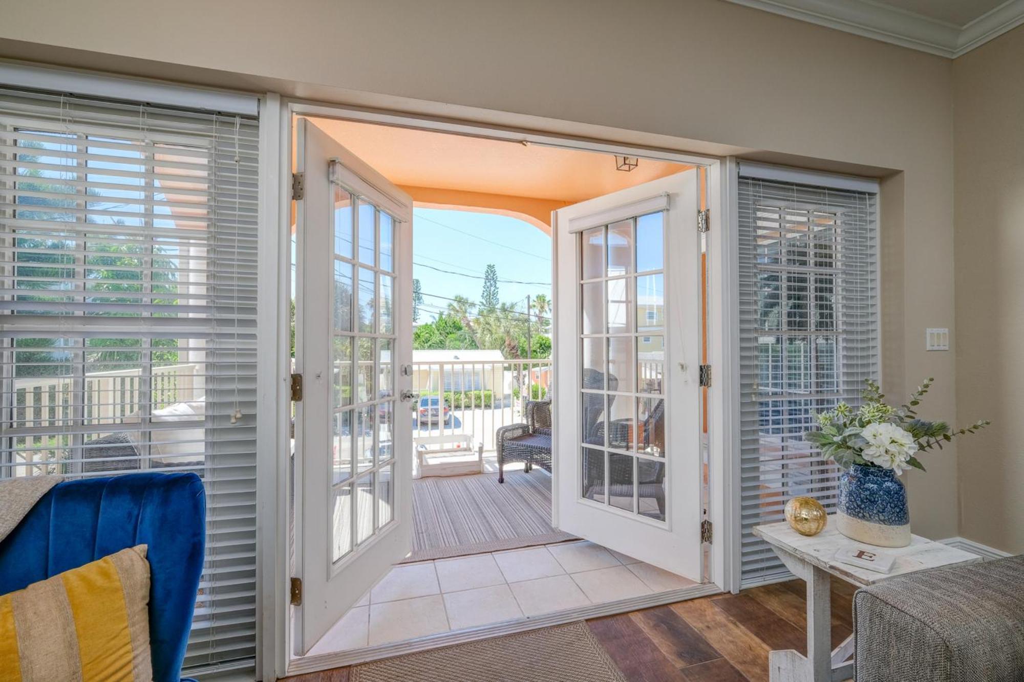 Hibiscus Hideaway Condo Walk To Historic Bridge St Bradenton Beach Dış mekan fotoğraf
