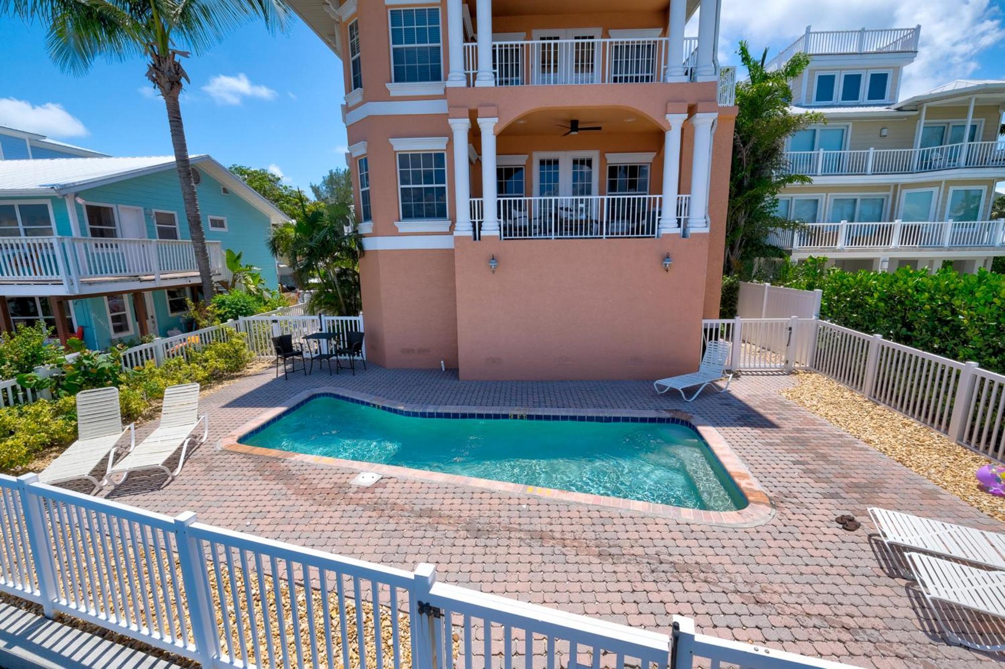 Hibiscus Hideaway Condo Walk To Historic Bridge St Bradenton Beach Dış mekan fotoğraf